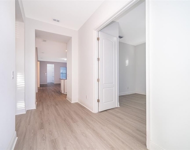 7935 Nemours Parkway - Photo Thumbnail 15