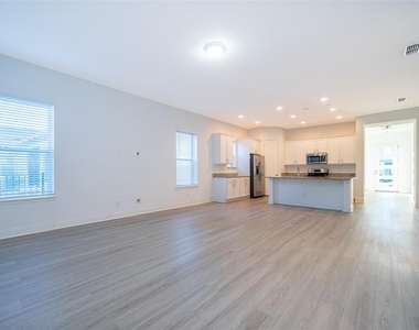 7935 Nemours Parkway - Photo Thumbnail 16