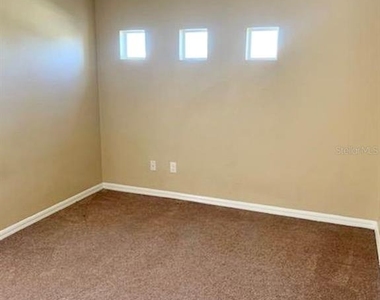 715 Riggs Circle - Photo Thumbnail 15