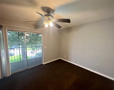 624 Royalty Court - Photo Thumbnail 8