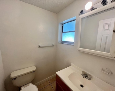 624 Royalty Court - Photo Thumbnail 5