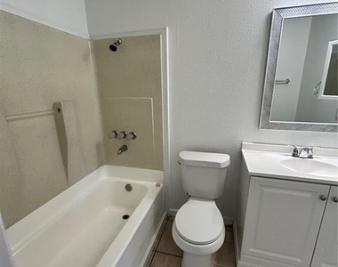 437 Dakota Avenue - Photo Thumbnail 3