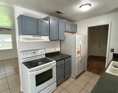 437 Dakota Avenue - Photo Thumbnail 7