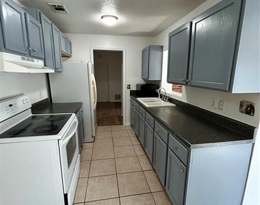 437 Dakota Avenue - Photo Thumbnail 14