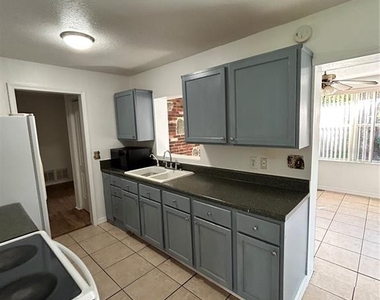 437 Dakota Avenue - Photo Thumbnail 15