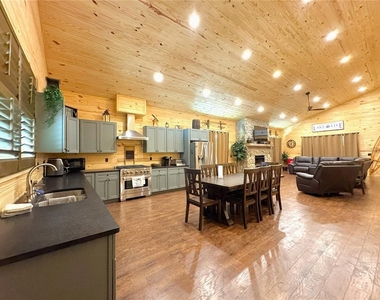 7144 S Aloysia Avenue - Photo Thumbnail 2