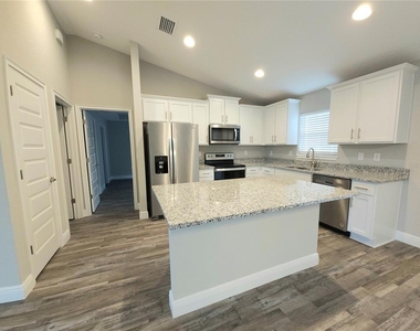 312 Locust Pass - Photo Thumbnail 1