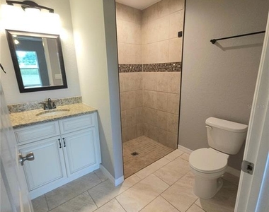 16585 Sw 31st Circle - Photo Thumbnail 5