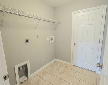 16585 Sw 31st Circle - Photo Thumbnail 10