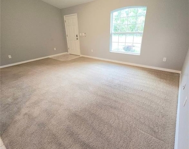 16585 Sw 31st Circle - Photo Thumbnail 3