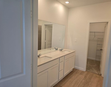 5144 Flaxleaf Street - Photo Thumbnail 8