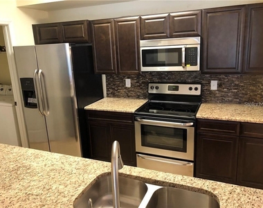 5536 Metrowest Boulevard - Photo Thumbnail 5