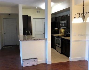 5536 Metrowest Boulevard - Photo Thumbnail 9