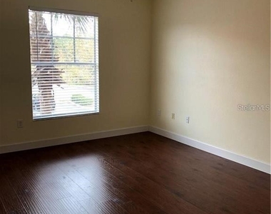 5536 Metrowest Boulevard - Photo Thumbnail 12