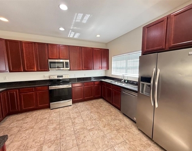 13237 Fountainbleau Drive - Photo Thumbnail 3