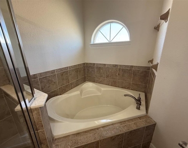13237 Fountainbleau Drive - Photo Thumbnail 13