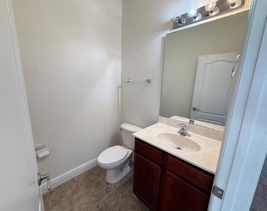 13237 Fountainbleau Drive - Photo Thumbnail 6