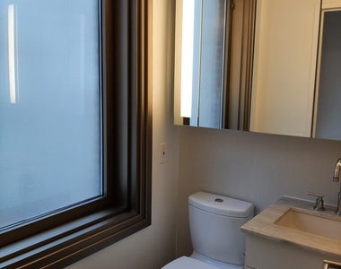 West 55th Street - Photo Thumbnail 4