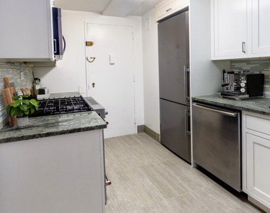 West 55th Street - Photo Thumbnail 2