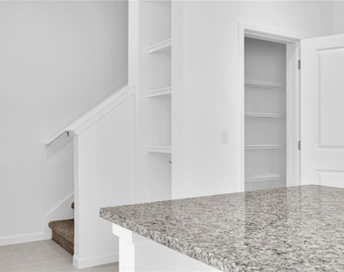 9656 Peace Drive - Photo Thumbnail 6