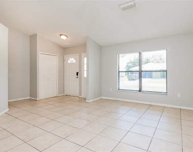 301 Cortez Court - Photo Thumbnail 2