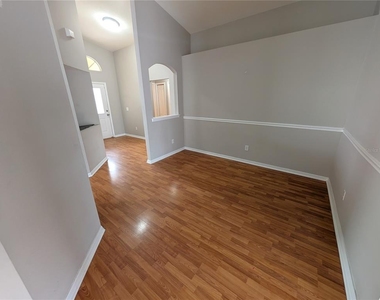 913 Stallion Way - Photo Thumbnail 10