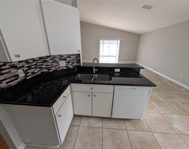 913 Stallion Way - Photo Thumbnail 5