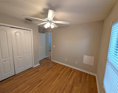 913 Stallion Way - Photo Thumbnail 15