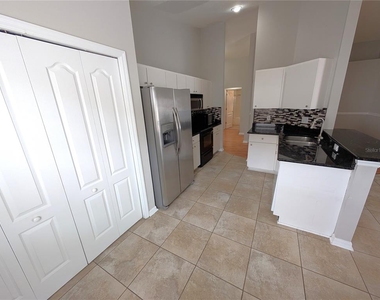 913 Stallion Way - Photo Thumbnail 3