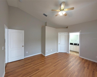 913 Stallion Way - Photo Thumbnail 11