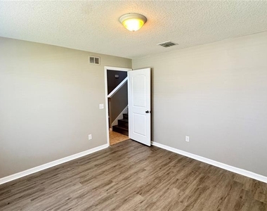 2148 Ontario Way - Photo Thumbnail 10