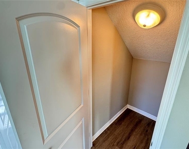 2148 Ontario Way - Photo Thumbnail 8