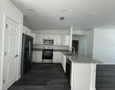 5512 Nw 58th Street - Photo Thumbnail 1