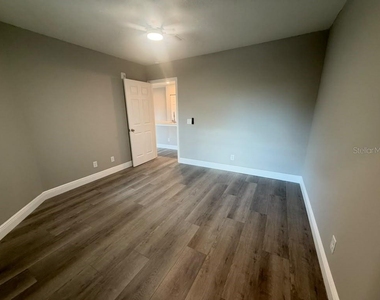 3024 Parkway Boulevard - Photo Thumbnail 7