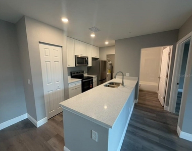 3024 Parkway Boulevard - Photo Thumbnail 3