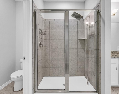 2747 Rowan Street - Photo Thumbnail 19