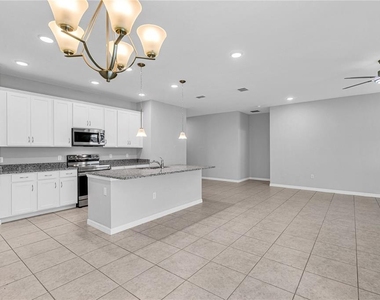 2747 Rowan Street - Photo Thumbnail 25