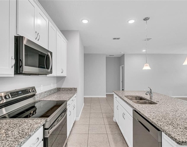 2747 Rowan Street - Photo Thumbnail 26