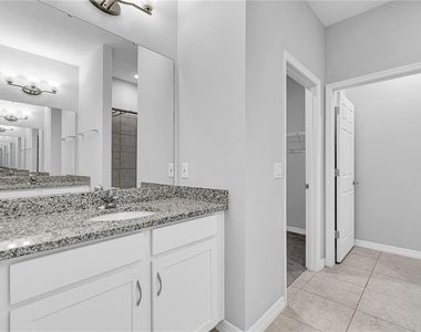 2747 Rowan Street - Photo Thumbnail 18