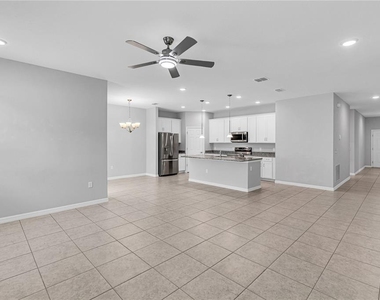 2747 Rowan Street - Photo Thumbnail 29