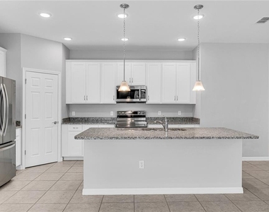 2747 Rowan Street - Photo Thumbnail 23