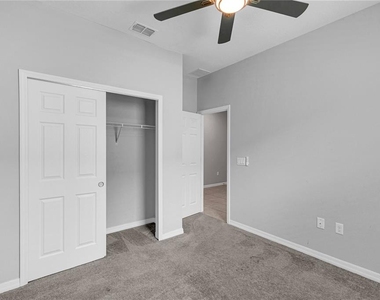 2747 Rowan Street - Photo Thumbnail 12