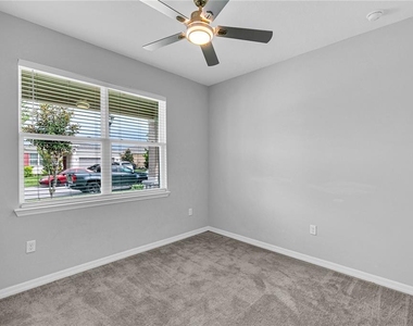 2747 Rowan Street - Photo Thumbnail 9