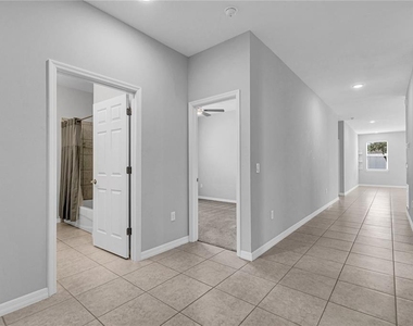 2747 Rowan Street - Photo Thumbnail 7