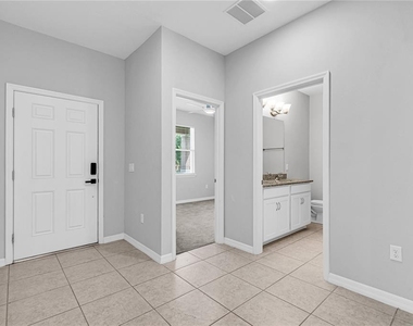 2747 Rowan Street - Photo Thumbnail 6