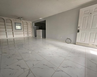 4399 E Michigan Street - Photo Thumbnail 4