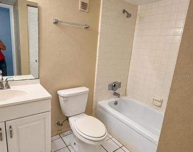 906 Lake Destiny Road - Photo Thumbnail 12