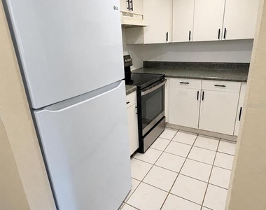 906 Lake Destiny Road - Photo Thumbnail 10