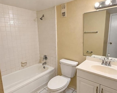 906 Lake Destiny Road - Photo Thumbnail 15