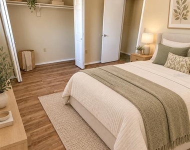 906 Lake Destiny Road - Photo Thumbnail 6